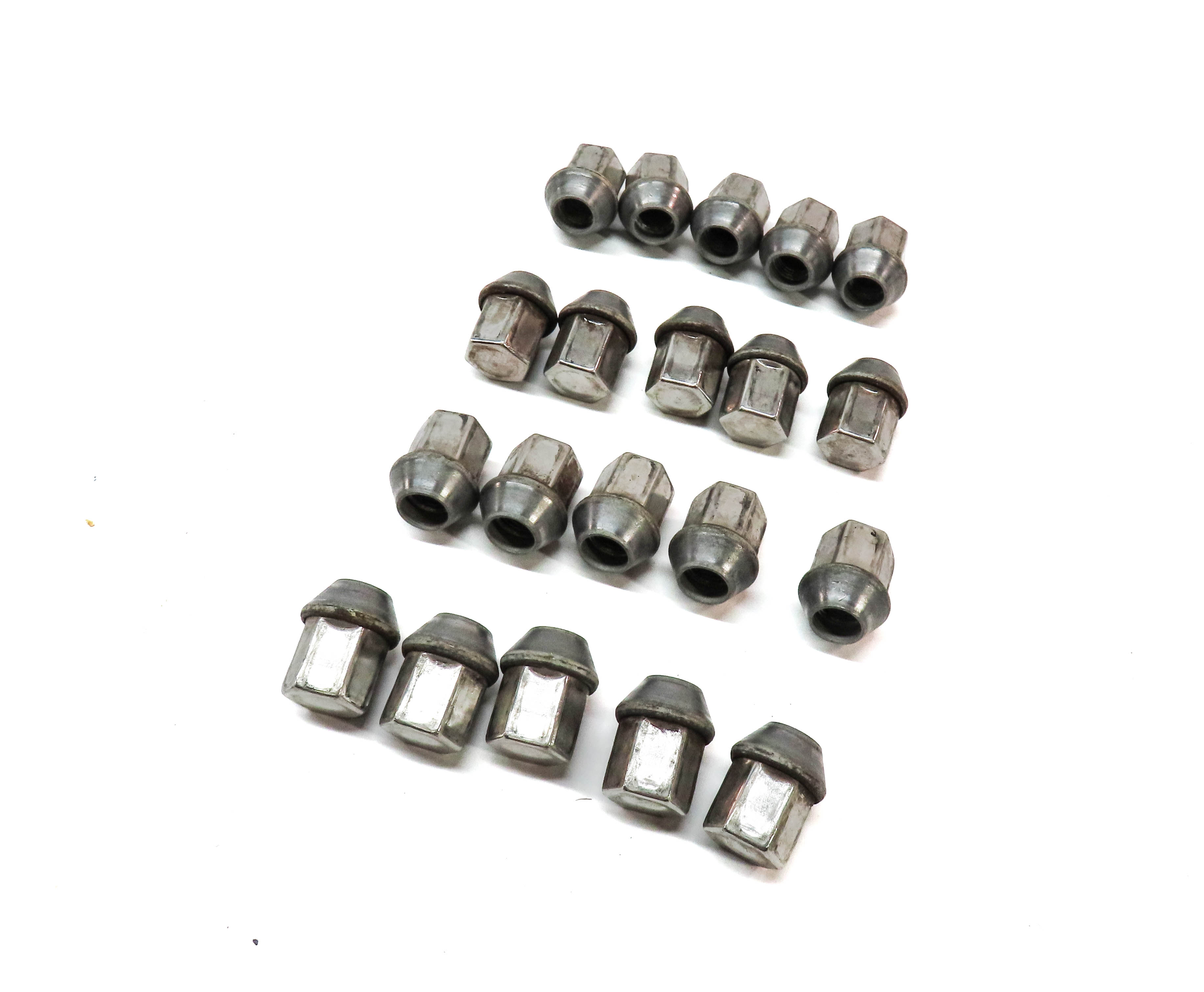 08-20 LAND ROVER LR2 DISCOVERY SPORT RANGE ROVER EVOQUE VALAR LUG NUT SET (20) — exact item pictured